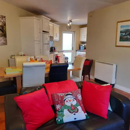 Lakeside House No 19 Holiday Village *